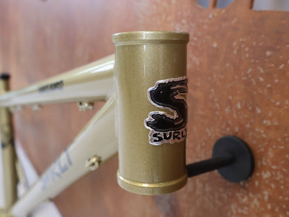 Mountainbikerahmen von Surley, SURLY KARATE MONKEY RAHMENSET FOOLS GOLD / S vor USEDBIKES-OB.DE Hintergrund