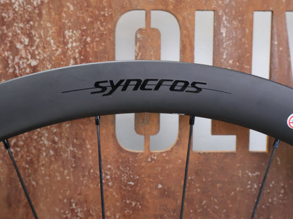 Laufrad/Laufradsatz von Syncros, SYNCROS CAPITAL 1.0S LAUFRADSATZ DISC vor USEDBIKES - OB.DE Hintergrund