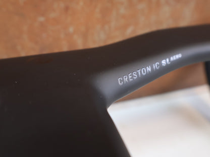 Lenker von Syncros, SYNCROS CRESTON IC SL AERO CARBON COCKPIT 400MM/120MM 292876 vor USEDBIKES-OB.DE Hintergrund