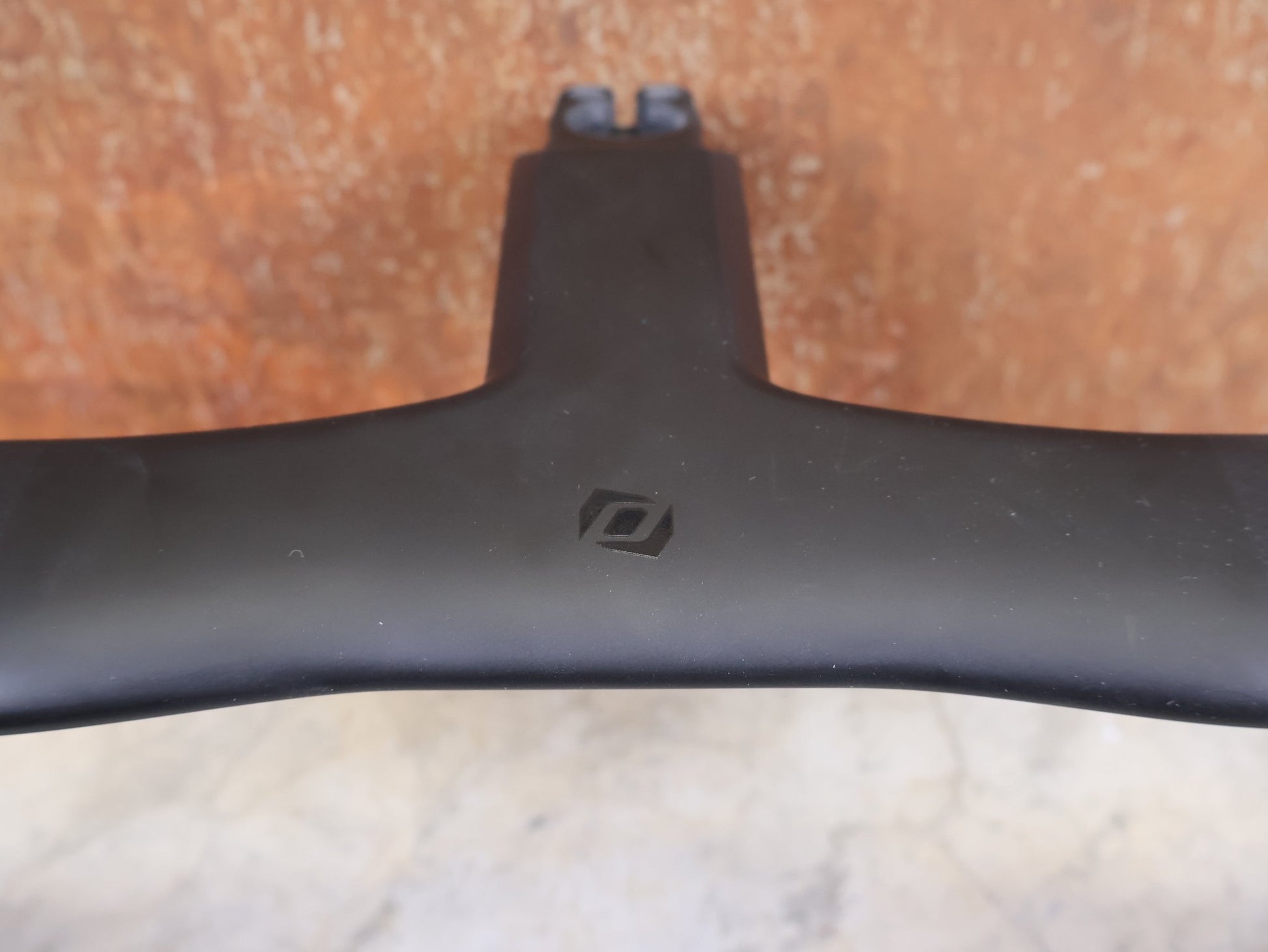 Lenker von Syncros, SYNCROS CRESTON IC SL AERO ROAD COCKPIT – 420 MM – 120 MM – INTEGRIERT vor USEDBIKES - OB.DE Hintergrund