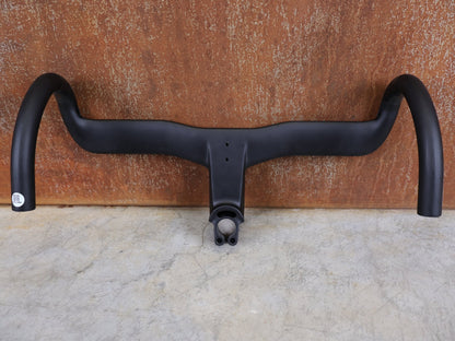 Lenker von Syncros, SYNCROS CRESTON IC SL AERO ROAD COCKPIT – 420 MM – 120 MM – INTEGRIERT vor USEDBIKES - OB.DE Hintergrund