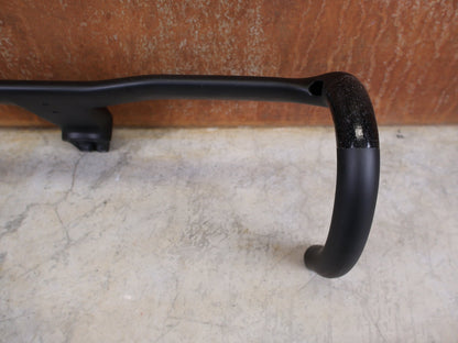 Lenker von Syncros, SYNCROS CRESTON IC SL AERO ROAD COCKPIT – 420 MM – 120 MM – INTEGRIERT vor USEDBIKES - OB.DE Hintergrund