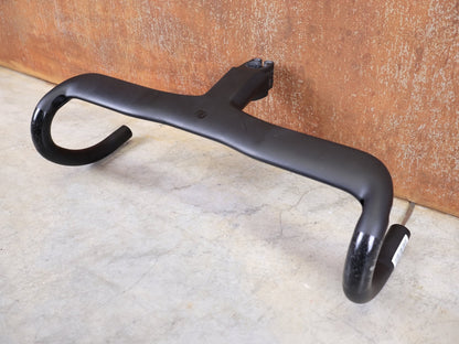 Lenker von Syncros, SYNCROS CRESTON IC SL AERO ROAD COCKPIT – 420 MM – 120 MM – INTEGRIERT vor USEDBIKES - OB.DE Hintergrund