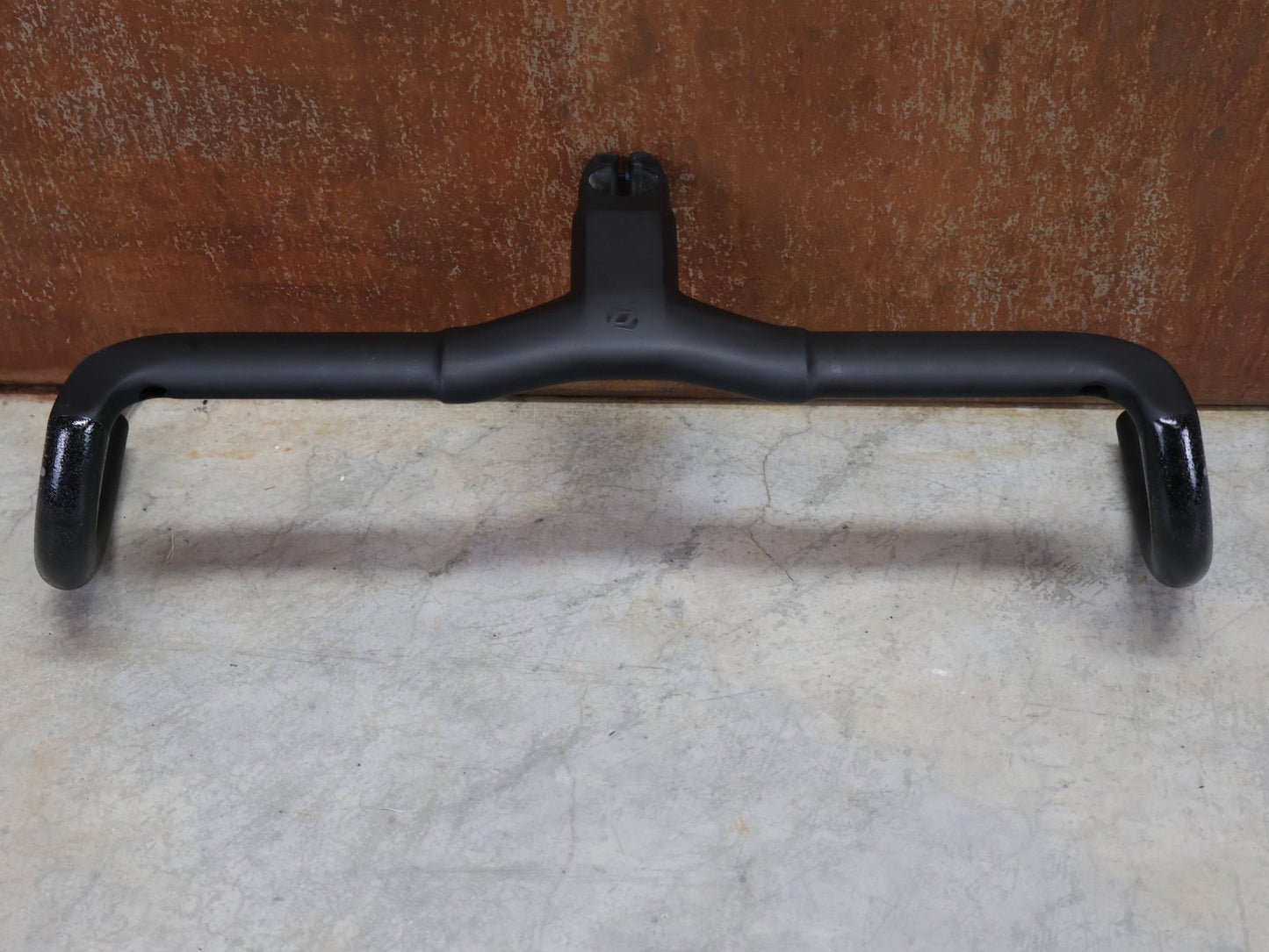 Lenker von Syncros, SYNCROS CRESTON IC SL X GRAVEL LENKER - / VORBAUEINHEIT 440 / 110MM vor USEDBIKES - OB.DE Hintergrund