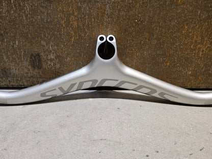 Lenker von Syncros, SYNCROS FRASER IC SL N1NO LENKER - / VORBAUEINHEIT 740 / 90MM vor USEDBIKES - OB.DE Hintergrund