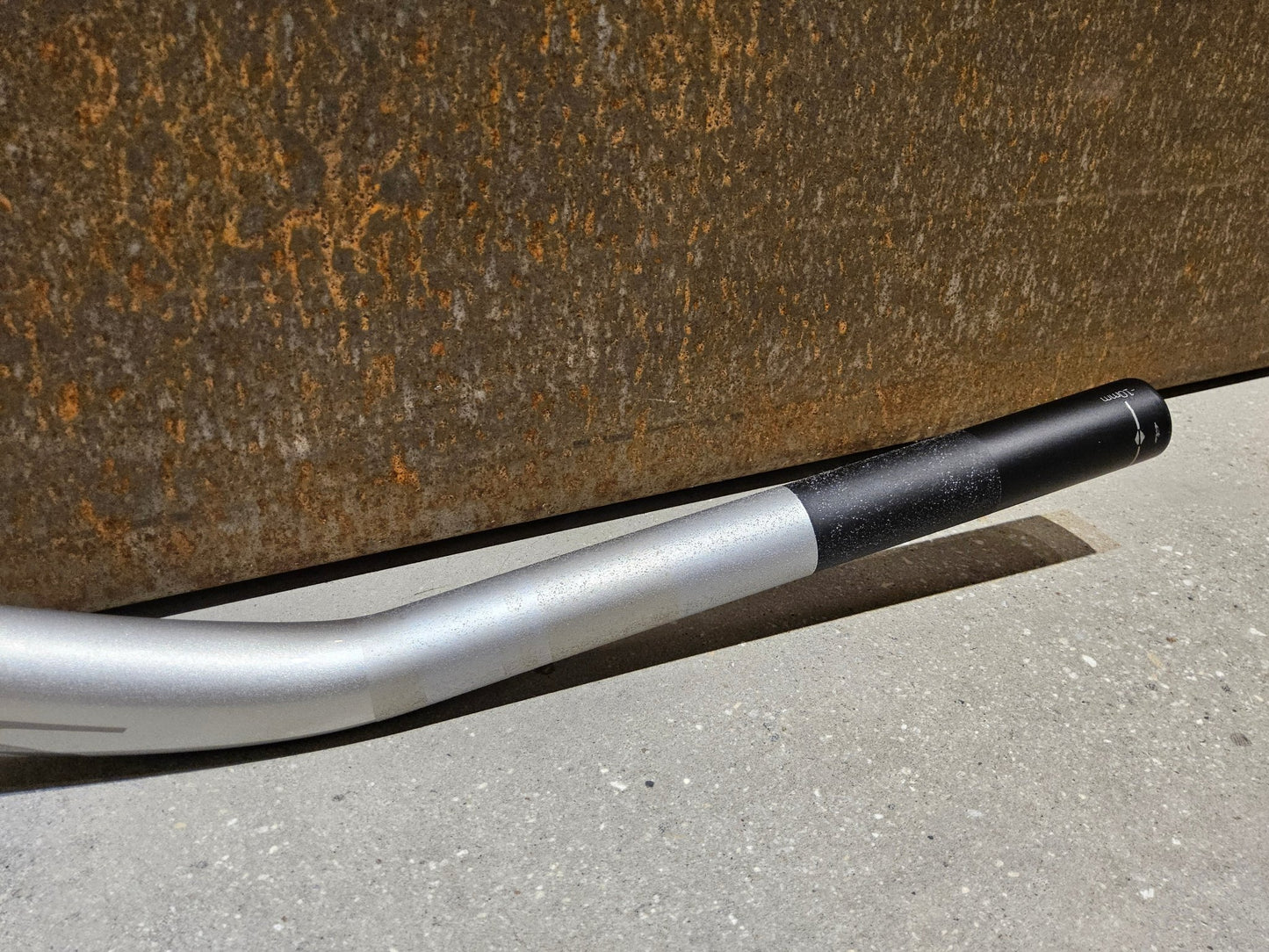 Lenker von Syncros, SYNCROS FRASER IC SL N1NO LENKER - / VORBAUEINHEIT 740 / 90MM vor USEDBIKES - OB.DE Hintergrund
