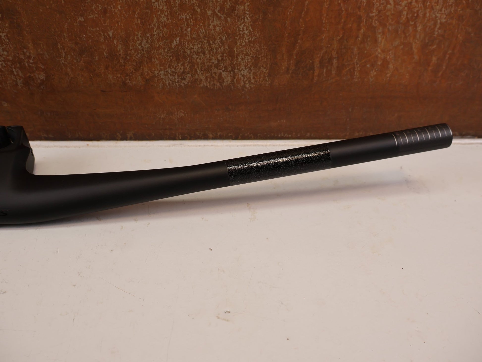 Lenker von Syncros, SYNCROS HIXON IC SL 780MM CARBON LENKER-/ VORBAUEINHEIT 50MM vor USEDBIKES-OB.DE Hintergrund