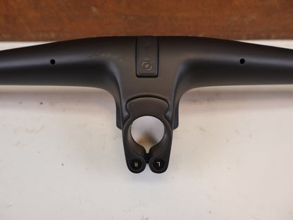 Lenker von Syncros, SYNCROS HIXON IC SL 780MM CARBON LENKER-/ VORBAUEINHEIT 50MM vor USEDBIKES-OB.DE Hintergrund