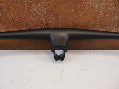 Lenker von Syncros, SYNCROS HIXON IC SL 780MM CARBON LENKER-/ VORBAUEINHEIT 50MM vor USEDBIKES-OB.DE Hintergrund