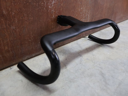 Lenker von Syncros, SYNCROS IC - R100 - SL LENKER - / VORBAUEINHEIT 400 / 110MM vor USEDBIKES - OB.DE Hintergrund