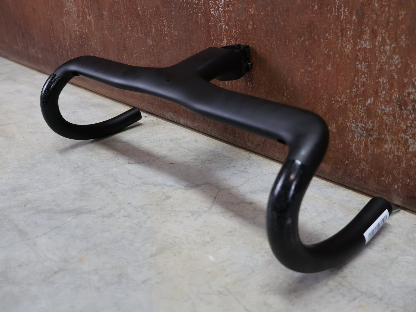 Lenker von Syncros, SYNCROS IC - R100 - SL LENKER - / VORBAUEINHEIT 400 / 110MM vor USEDBIKES - OB.DE Hintergrund