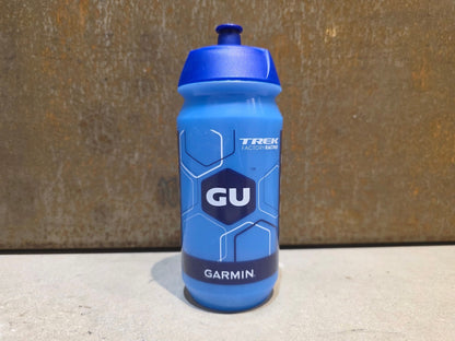 Trinkflaschen und Halter von Tacx, TACX TREK FACTORY RACING TEAM TRINKFLASCHE 0,5L in variant_title vor USEDBIKES - OB.DE Hintergrund