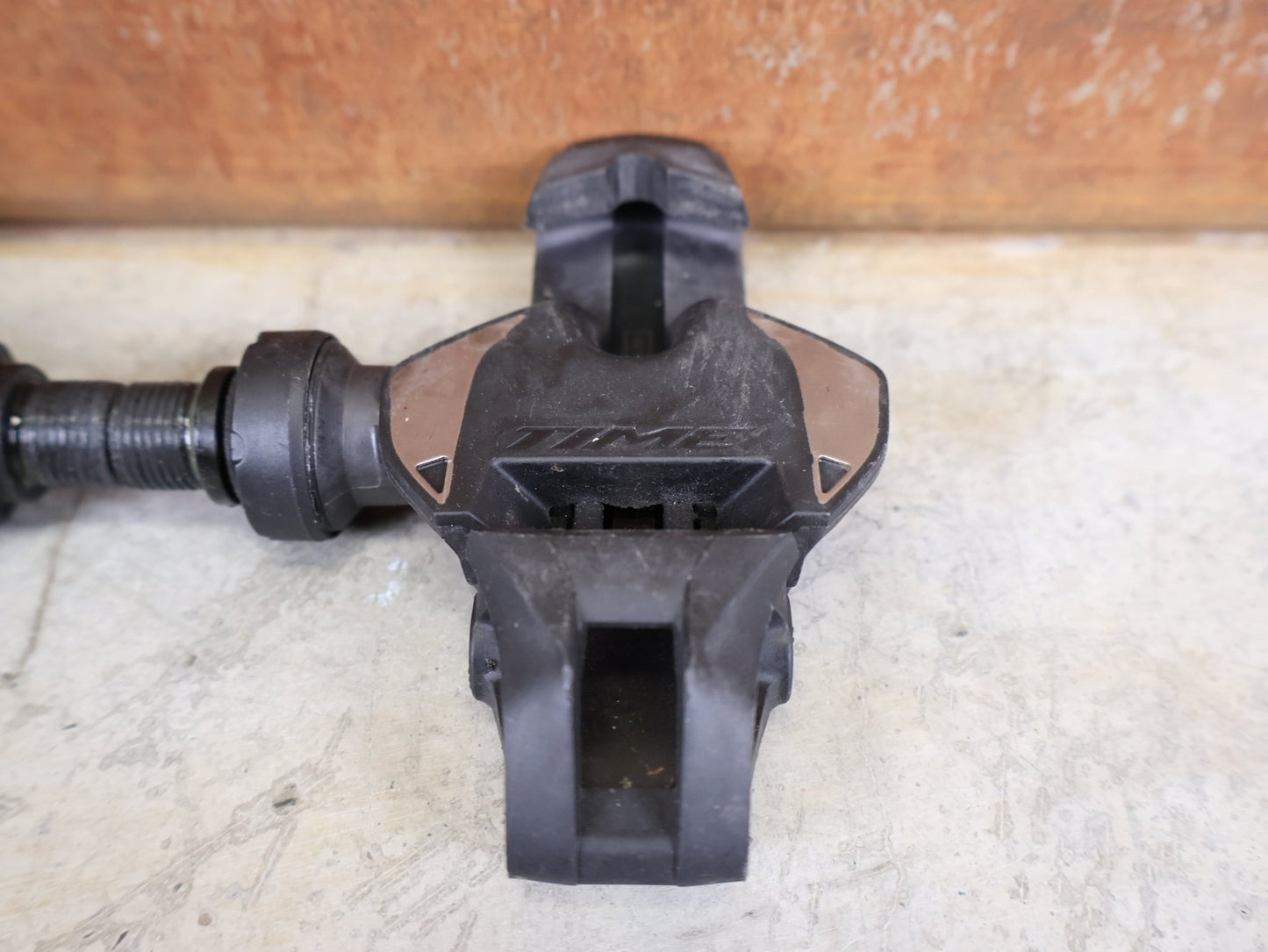 Pedale von Time, TIME XPRO 10 - C1 PEDALE – CARBON – PEDAL CENTER 53 MM – ICLIC vor USEDBIKES - OB.DE Hintergrund