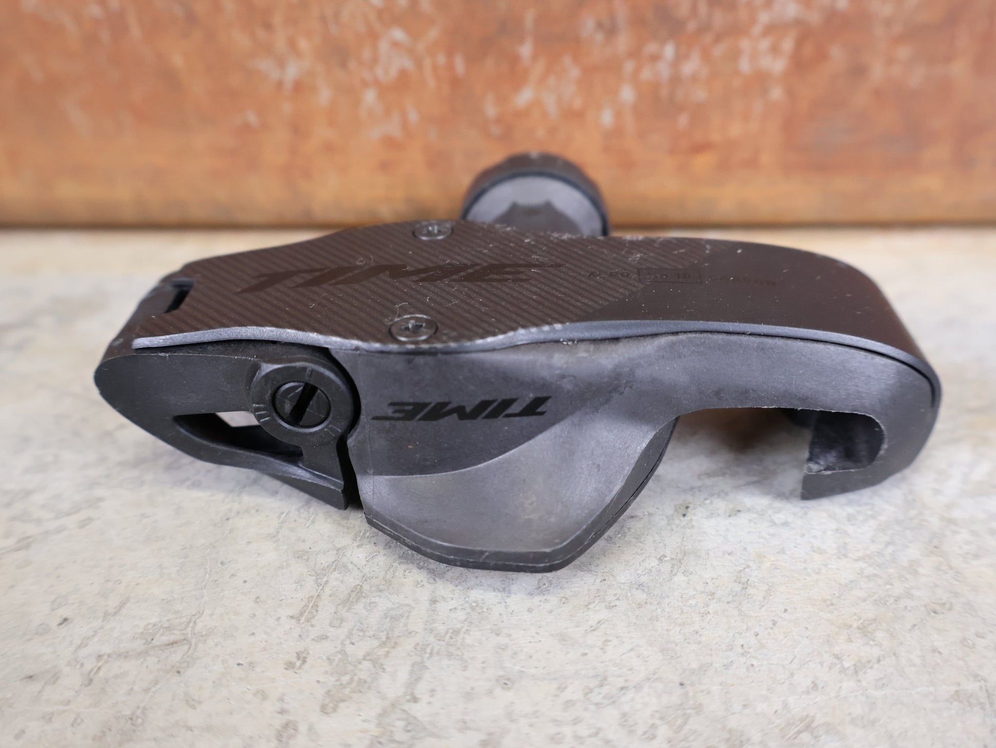 Pedale von Time, TIME XPRO 10 - C1 PEDALE – CARBON – PEDAL CENTER 53 MM – ICLIC vor USEDBIKES - OB.DE Hintergrund