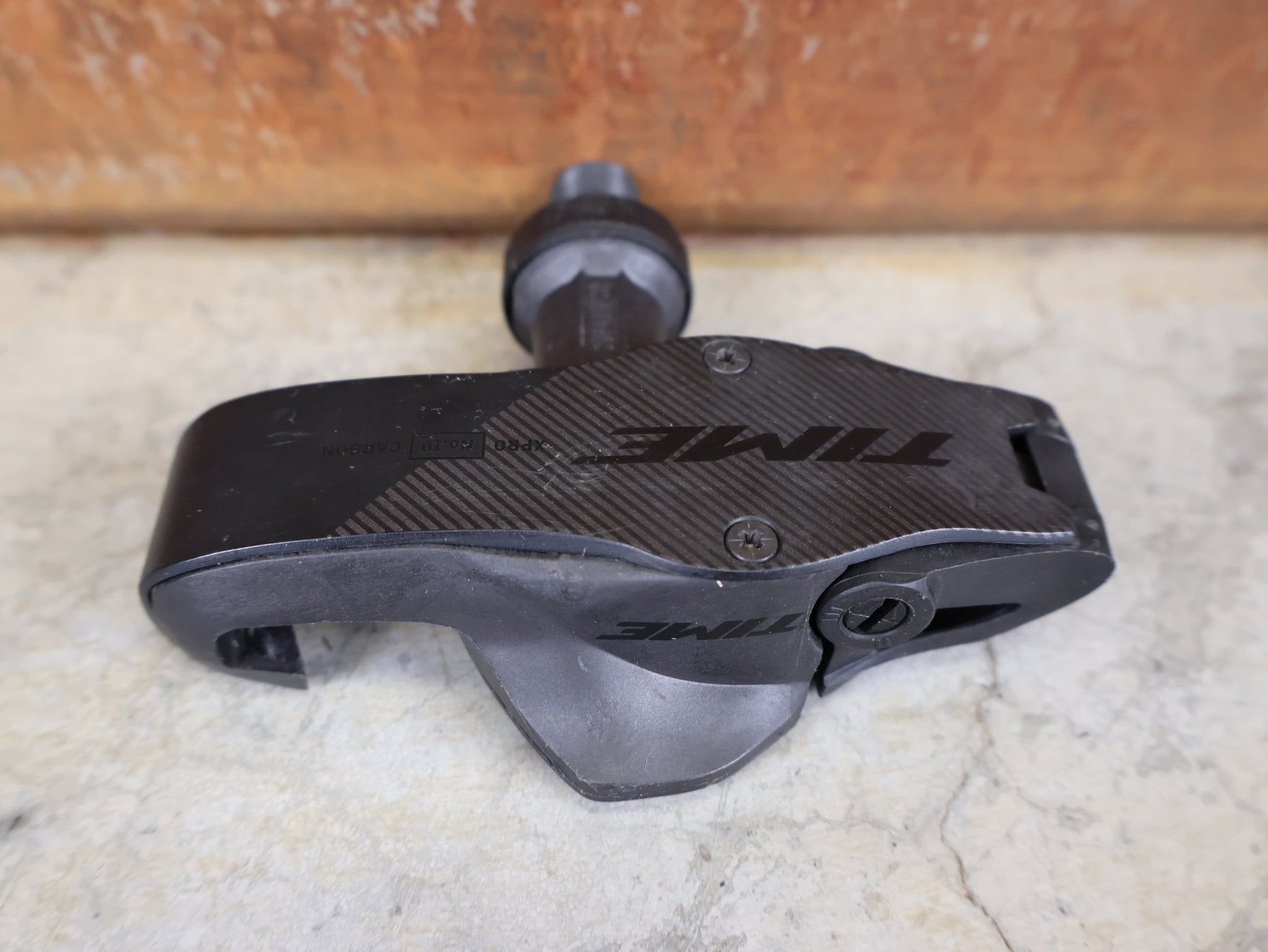 Pedale von Time, TIME XPRO 10 - C1 PEDALE – CARBON – PEDAL CENTER 53 MM – ICLIC vor USEDBIKES - OB.DE Hintergrund