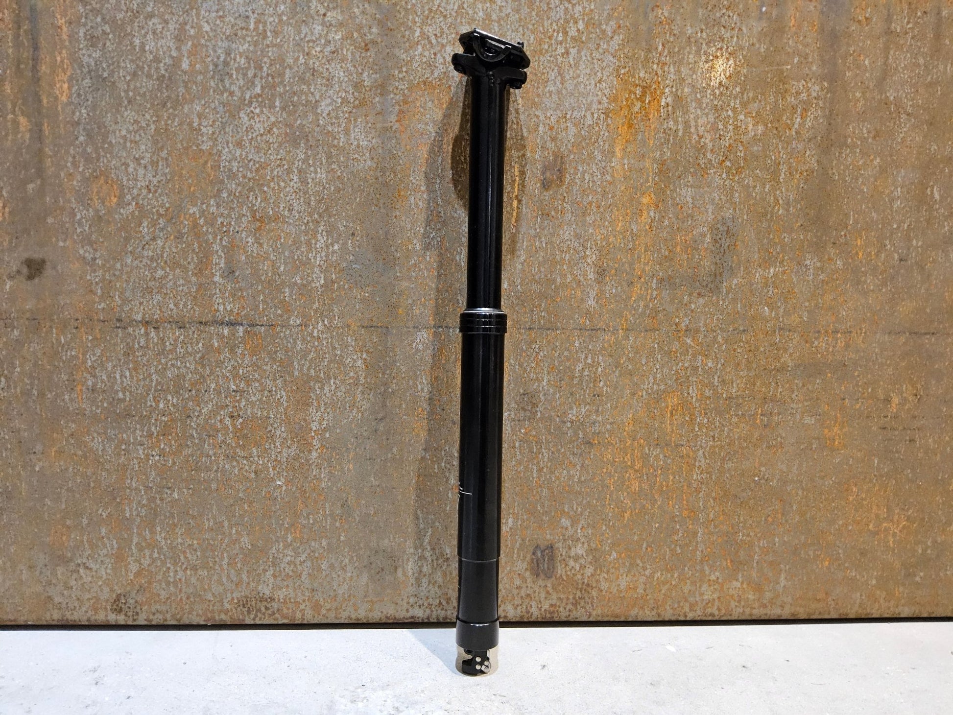 Sattelstütze von TranzX, TRANZX JD - YSP DROPPER POST SATTELSTÜTZE 34,9MM 170MM HUB in variant_title vor USEDBIKES - OB.DE Hintergrund
