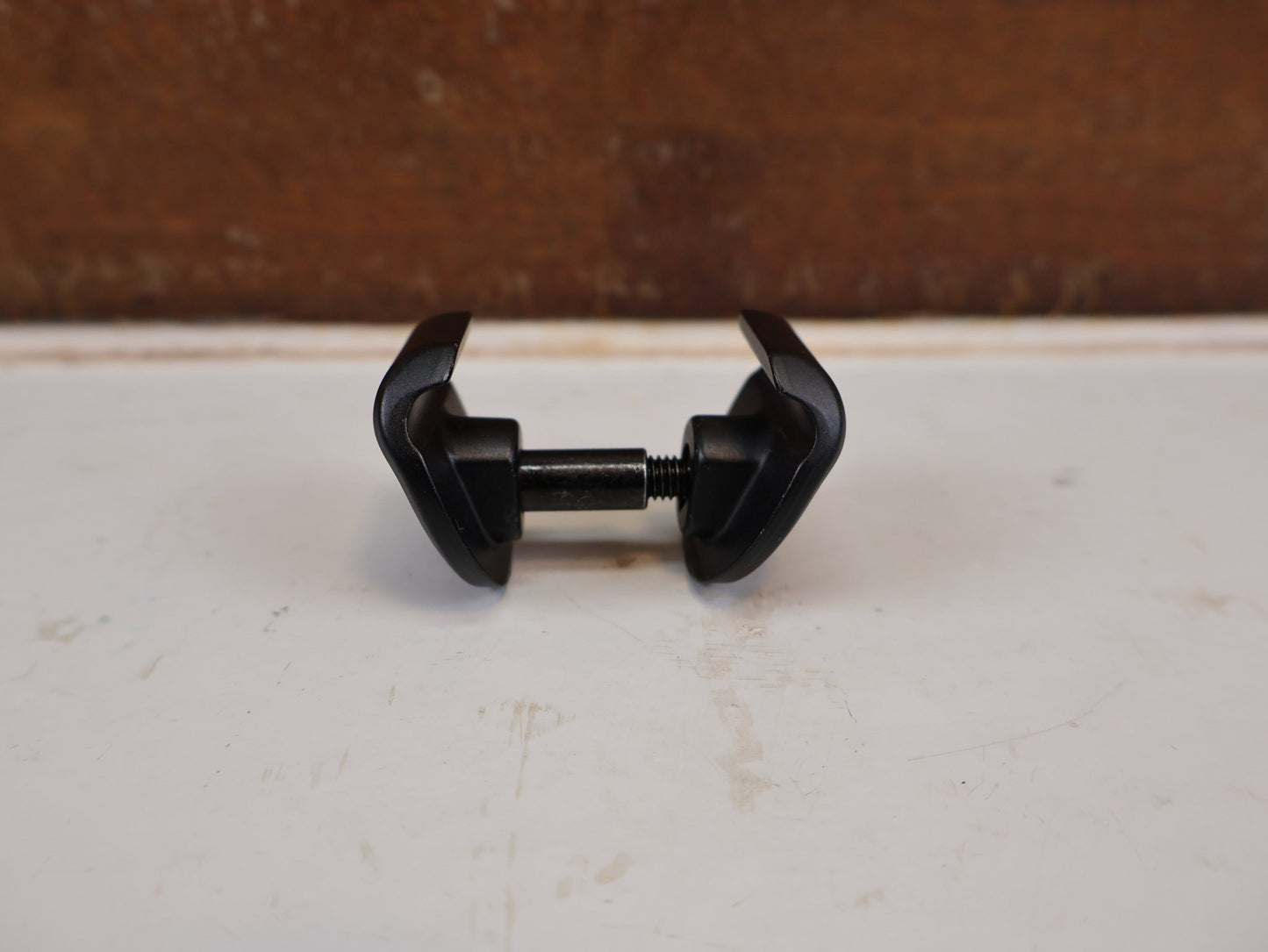 Zubehör von Trek, TREK 2-BOLT SATTEL KLEMMBACKEN 7X7MM SADDLE CLAMP / HAN W524900 vor USEDBIKES-OB.DE Hintergrund