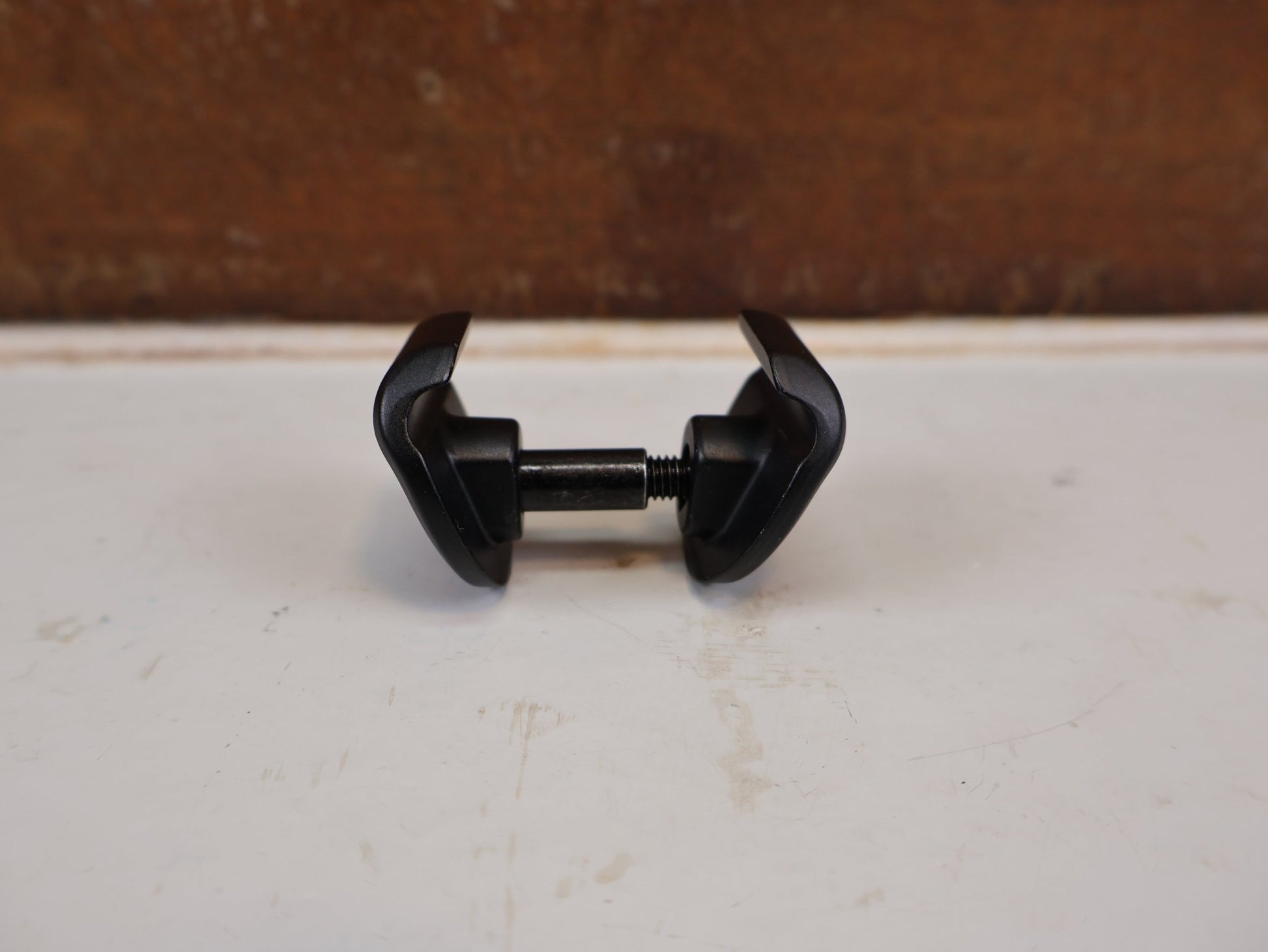 Zubehör von Trek, TREK 2-BOLT SATTEL KLEMMBACKEN 7X7MM SADDLE CLAMP / HAN W524900 vor USEDBIKES-OB.DE Hintergrund