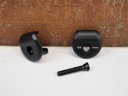 Zubehör von Trek, TREK 2 - BOLT SATTELSTÜTZEN - KLEMMBACKEN 7X9 MM / FÜR CARBON RAILS / MADONE DOMANE / W5256105 vor USEDBIKES - OB.DE Hintergrund