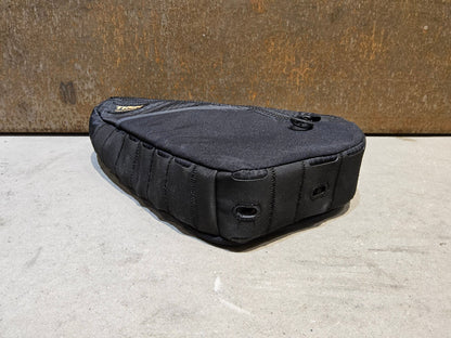 Taschen & Rucksäcke von Trek, TREK ADVENTURE TRIANGLE RAHMENTASCHE / 1.6 LITER vor USEDBIKES - OB.DE Hintergrund