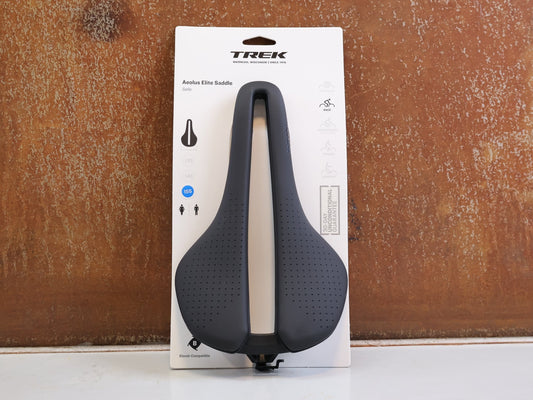 Sattel von Trek, TREK AEOLUS ELITE SATTEL 155MM AUSTENIT STREBEN 247G BLENDR BLAU vor USEDBIKES-OB.DE Hintergrund