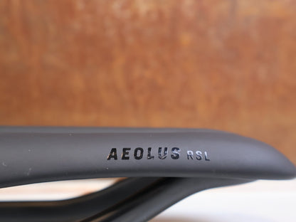 Sattel von Trek, Trek Aeolus RSL Carbon Sattel 145 mm Schwarz 150 g 7x10 mm vor USEDBIKES-OB.DE Hintergrund