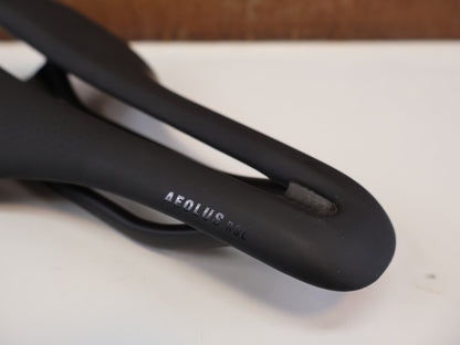 Sattel von Trek, TREK AEOLUS RSL FAHRRADSATTEL / CARBON / 145 MM / RACE SHOP LIMITED vor USEDBIKES - OB.DE Hintergrund