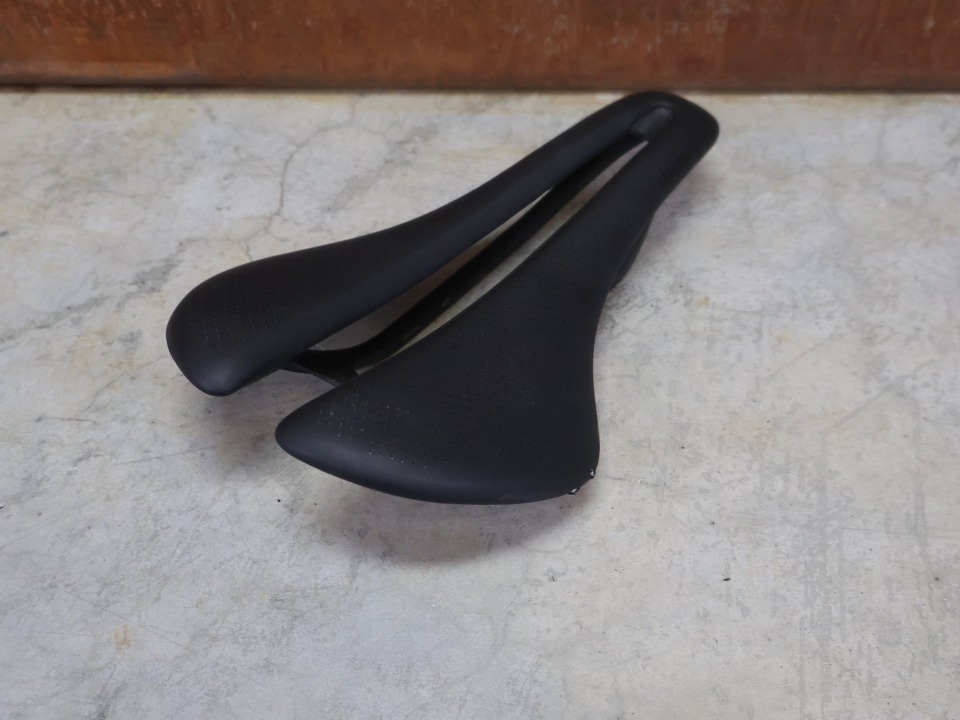 Sattel von Trek, TREK AEOLUS RSL SATTEL 155MM vor USEDBIKES - OB.DE Hintergrund