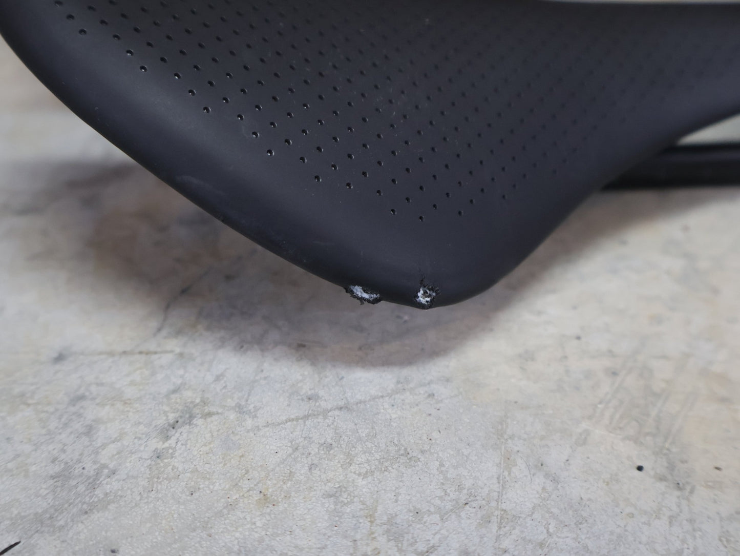 Sattel von Trek, TREK AEOLUS RSL SATTEL 155MM vor USEDBIKES - OB.DE Hintergrund