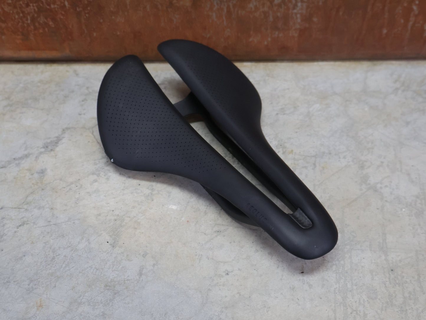 Sattel von Trek, TREK AEOLUS RSL SATTEL 155MM vor USEDBIKES - OB.DE Hintergrund