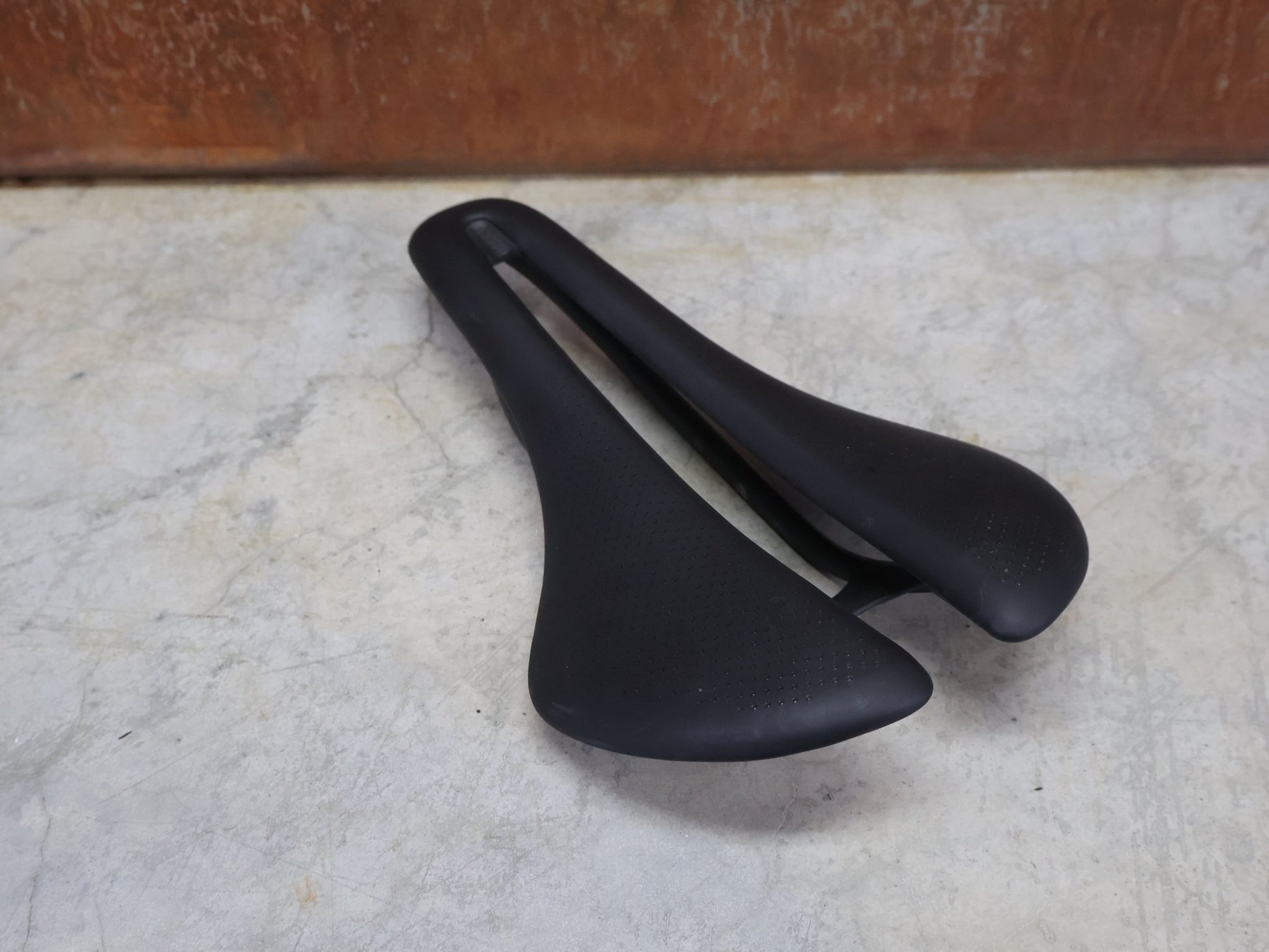 Sattel von Trek, TREK AEOLUS RSL SATTEL 155MM vor USEDBIKES - OB.DE Hintergrund