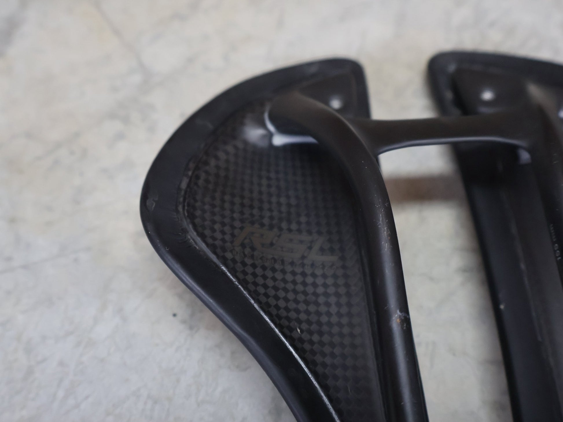 Sattel von Trek, TREK AEOLUS RSL SATTEL 155MM vor USEDBIKES - OB.DE Hintergrund