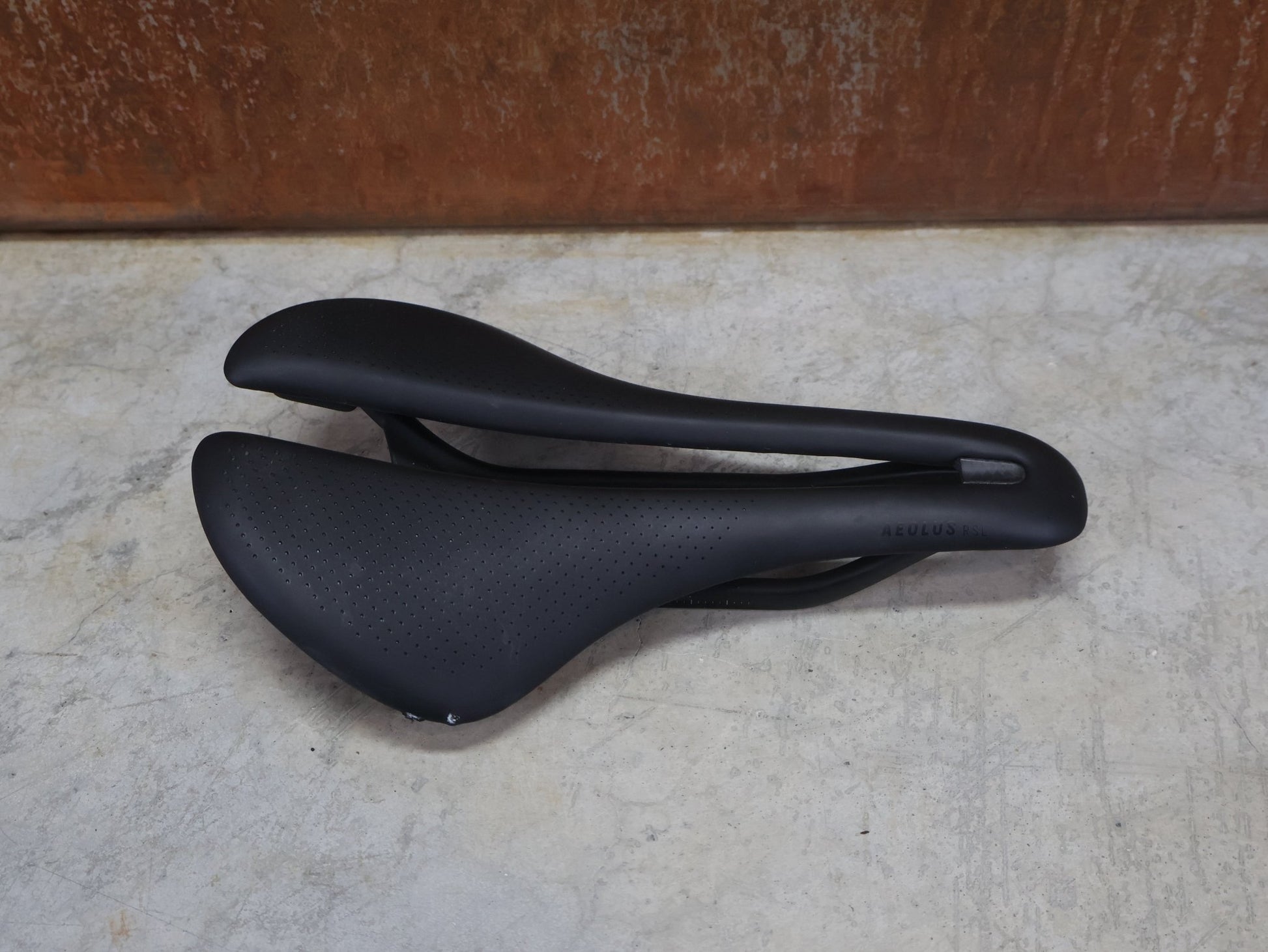 Sattel von Trek, TREK AEOLUS RSL SATTEL 155MM vor USEDBIKES - OB.DE Hintergrund