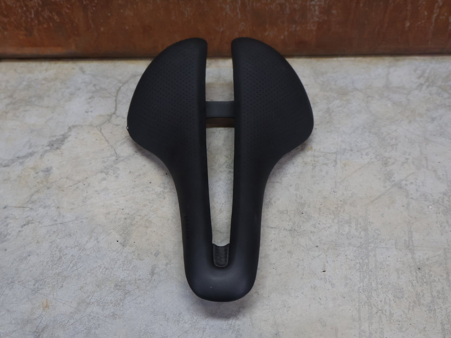 Sattel von Trek, TREK AEOLUS RSL SATTEL 155MM vor USEDBIKES - OB.DE Hintergrund