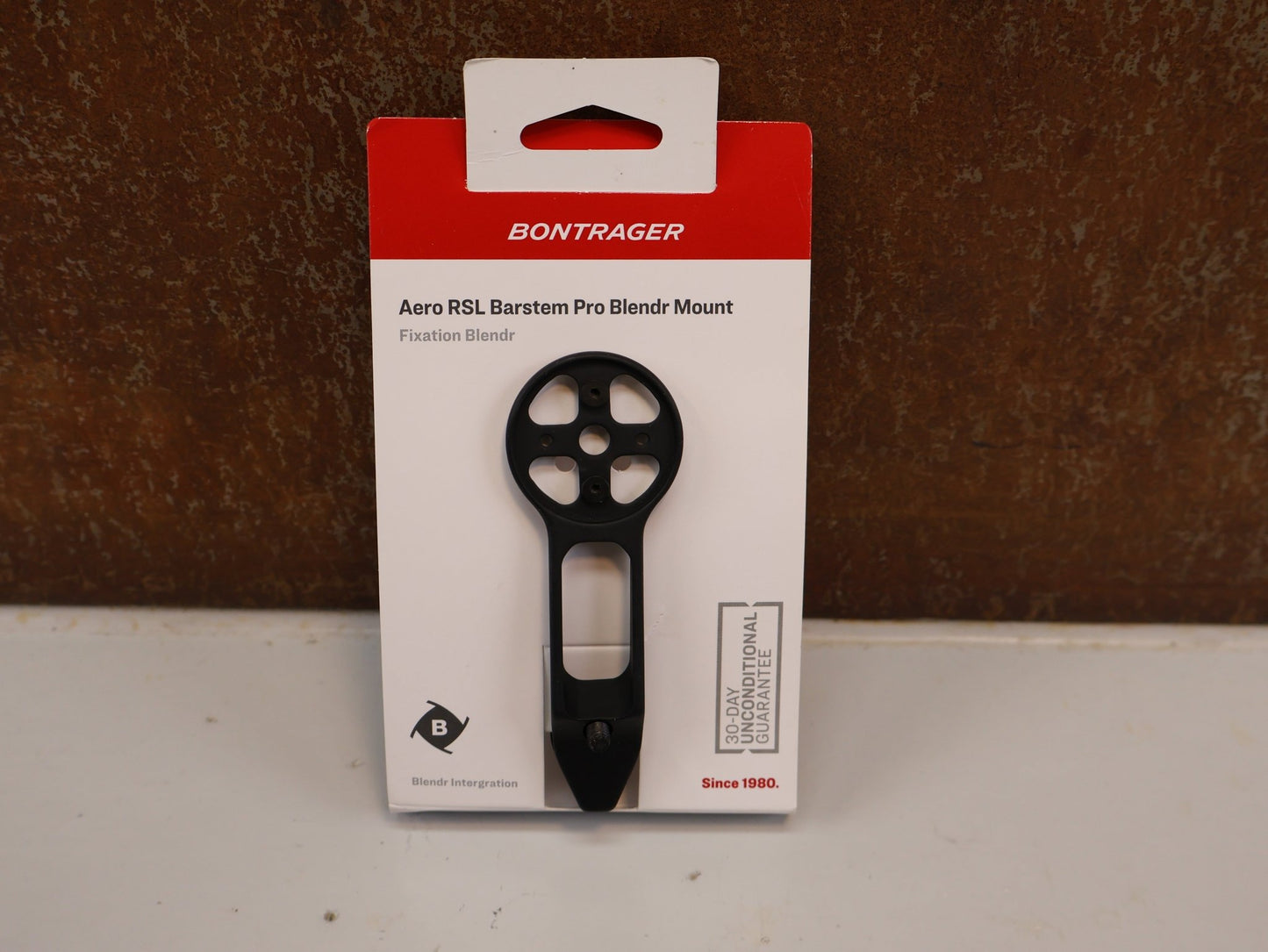 Computerhalterung von Bontrager, TREK AERO RSL BARSTEM PRO BLENDR - HALTERUNG / COMPUTER & LICHT / ALUMINIUM / COMBO MOUNT vor USEDBIKES - OB.DE Hintergrund
