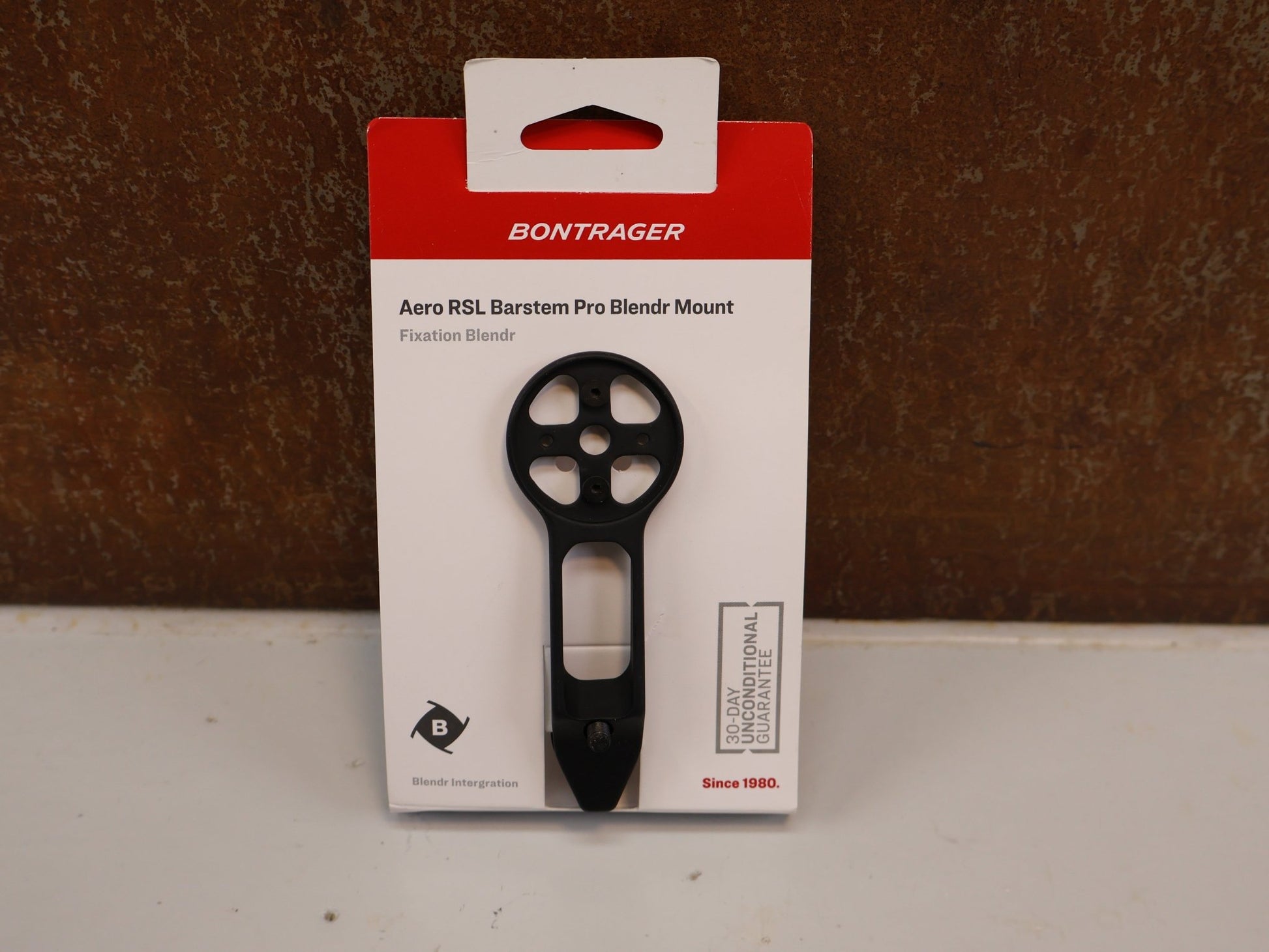 Computerhalterung von Bontrager, TREK AERO RSL BARSTEM PRO BLENDR - HALTERUNG / COMPUTER & LICHT / ALUMINIUM / COMBO MOUNT vor USEDBIKES - OB.DE Hintergrund