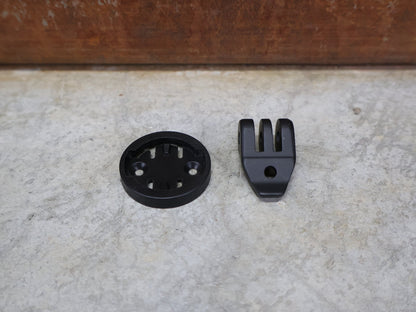 Computerhalterung von Trek, TREK – AERO RSL BARSTEM PRO BLENDR HALTERUNG / ORIGINAL / GARMIN & WAHOO PUCKS vor USEDBIKES - OB.DE Hintergrund