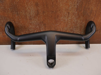 Lenker von Trek, Trek Aero RSL Carbon Lenker Vorbau 390/420x100mm 312g vor USEDBIKES-OB.DE Hintergrund