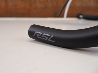 Lenker von Trek, TREK AERO RSL ROAD INTEGRIERTE LENKER-/ VORBAU EINHEIT / 380X80MM / W5316675 / MADONE GEN 8 vor USEDBIKES-OB.DE Hintergrund