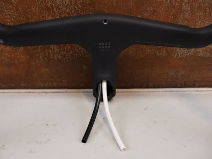 Lenker von Trek, TREK AERO RSL ROAD INTEGRIERTE LENKER-/ VORBAU EINHEIT / 380X80MM / W5316675 / MADONE GEN 8 vor USEDBIKES-OB.DE Hintergrund