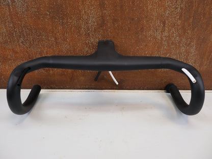 Lenker von Trek, TREK AERO RSL ROAD INTEGRIERTE LENKER-/ VORBAU EINHEIT / 380X80MM / W5316675 / MADONE GEN 8 vor USEDBIKES-OB.DE Hintergrund