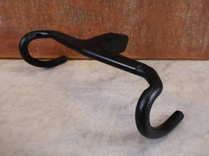 Lenker von Trek, TREK AERO RSL ROAD INTEGRIERTE LENKER - / VORBAU EINHEIT / MADONE GEN 8 410/,440 X 110M vor USEDBIKES - OB.DE Hintergrund