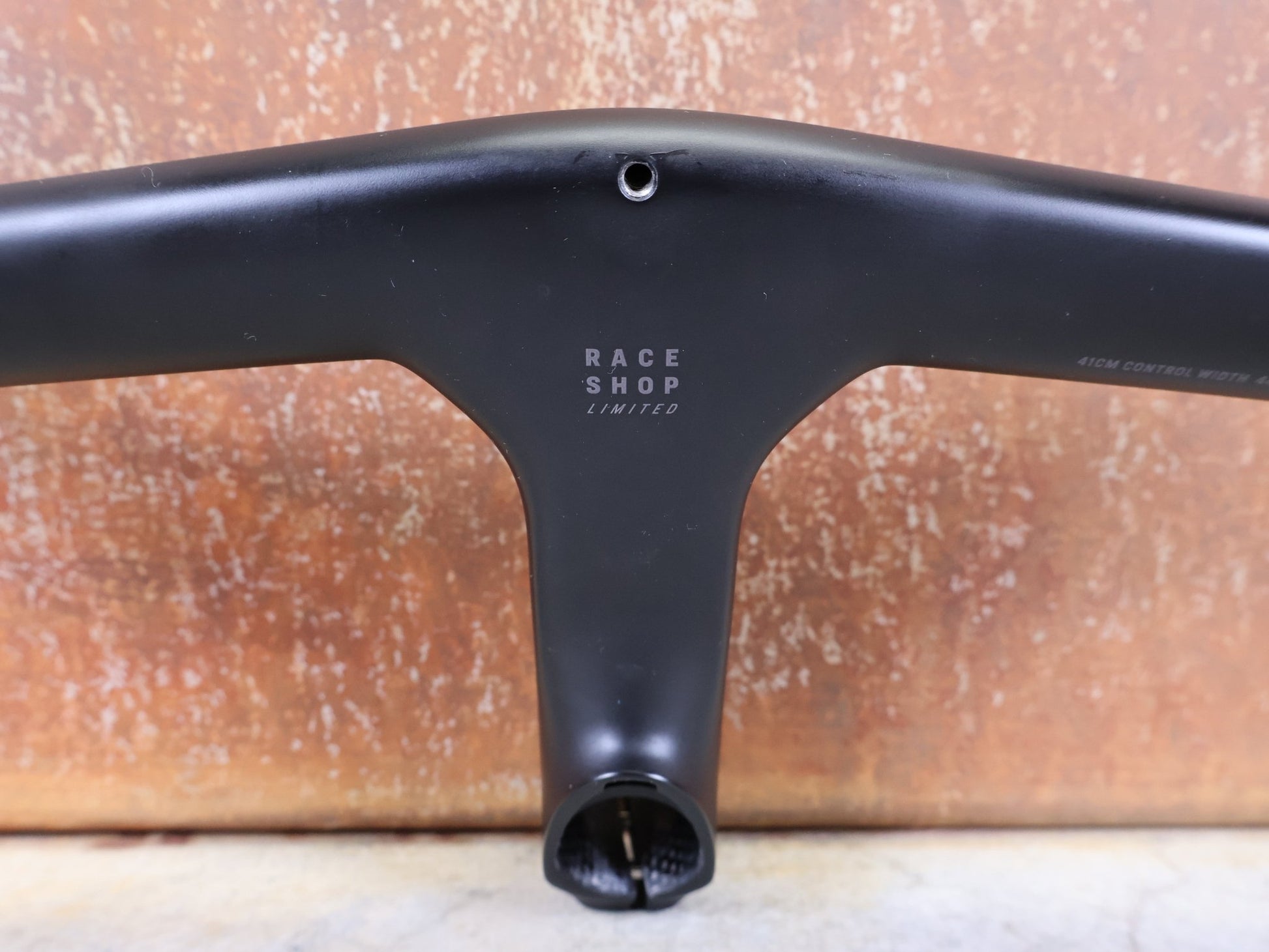 Lenker von Trek, TREK AERO RSL ROAD INTEGRIERTE LENKER - / VORBAU EINHEIT / MADONE GEN 8 410/,440 X 110M vor USEDBIKES - OB.DE Hintergrund