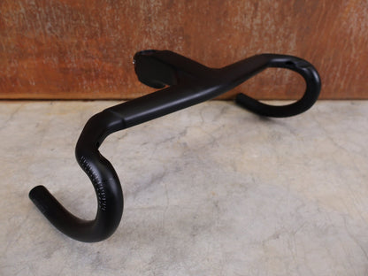 Lenker von Trek, TREK AERO RSL ROAD INTEGRIERTE LENKER - / VORBAU EINHEIT / MADONE GEN 8 410/,440 X 110M vor USEDBIKES - OB.DE Hintergrund