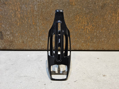 Trinkflaschen und Halter von Trek, TREK AERO TRINKFLASCHE UND CARBON FLASCHENHALTER vor USEDBIKES - OB.DE Hintergrund