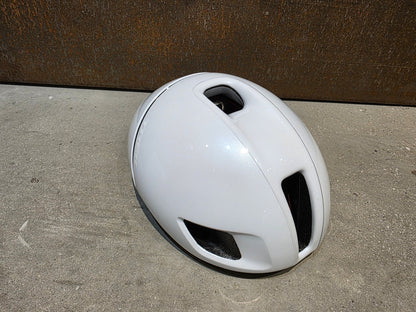 Helme von Trek, TREK BALLISTA MIPS AERO FAHRRADHELM / WHITE vor USEDBIKES - OB.DE Hintergrund