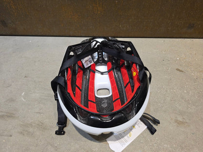 Helme von Trek, TREK BALLISTA MIPS AERO FAHRRADHELM / WHITE vor USEDBIKES - OB.DE Hintergrund