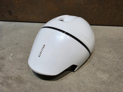 Helme von Trek, TREK BALLISTA MIPS AERO FAHRRADHELM / WHITE vor USEDBIKES - OB.DE Hintergrund