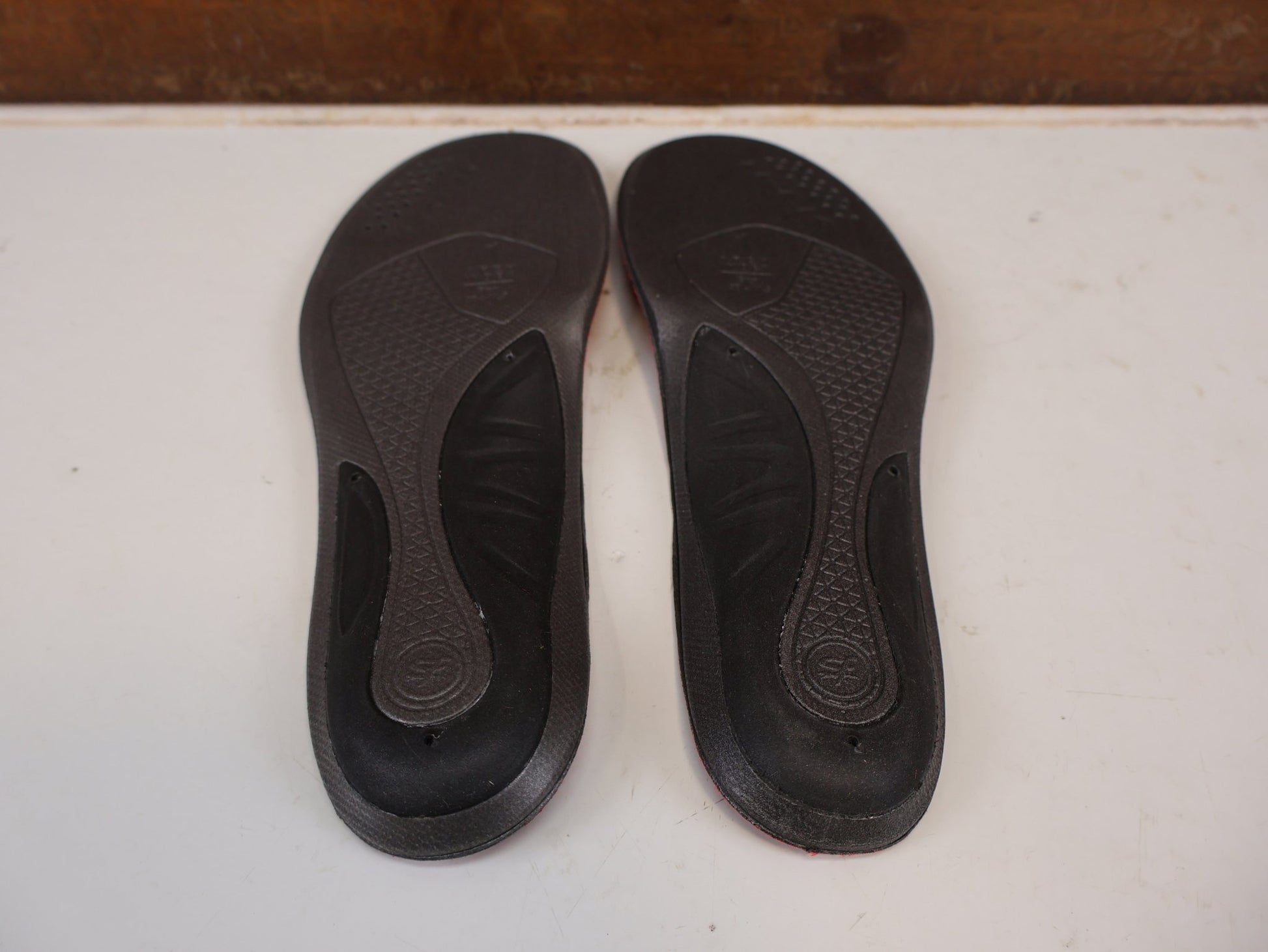 Sonstiges von Trek, TREK BIODYNAMIC EINLEGESOHLEN / FAHRRADSCHUHE ERGONOMISCH FLACH ROT vor USEDBIKES-OB.DE Hintergrund
