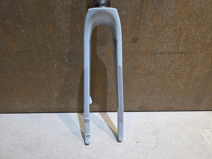 Federgabel, Gabel & Dämpfer von Trek, TREK BOONE GEN 3 GABEL / 700C RIGID FORK / PLASMA GREY PEARL vor USEDBIKES - OB.DE Hintergrund